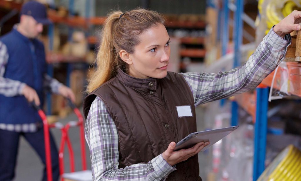 PanTrack – Sensors for shopfloor safety woman working