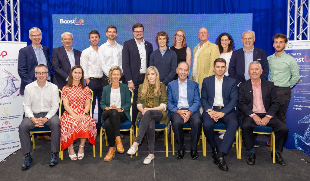 The group picture shows all finalists, organisers, jury members and speakers of the BoostUp! 2023 – IRELAND edition final in Mullingar.