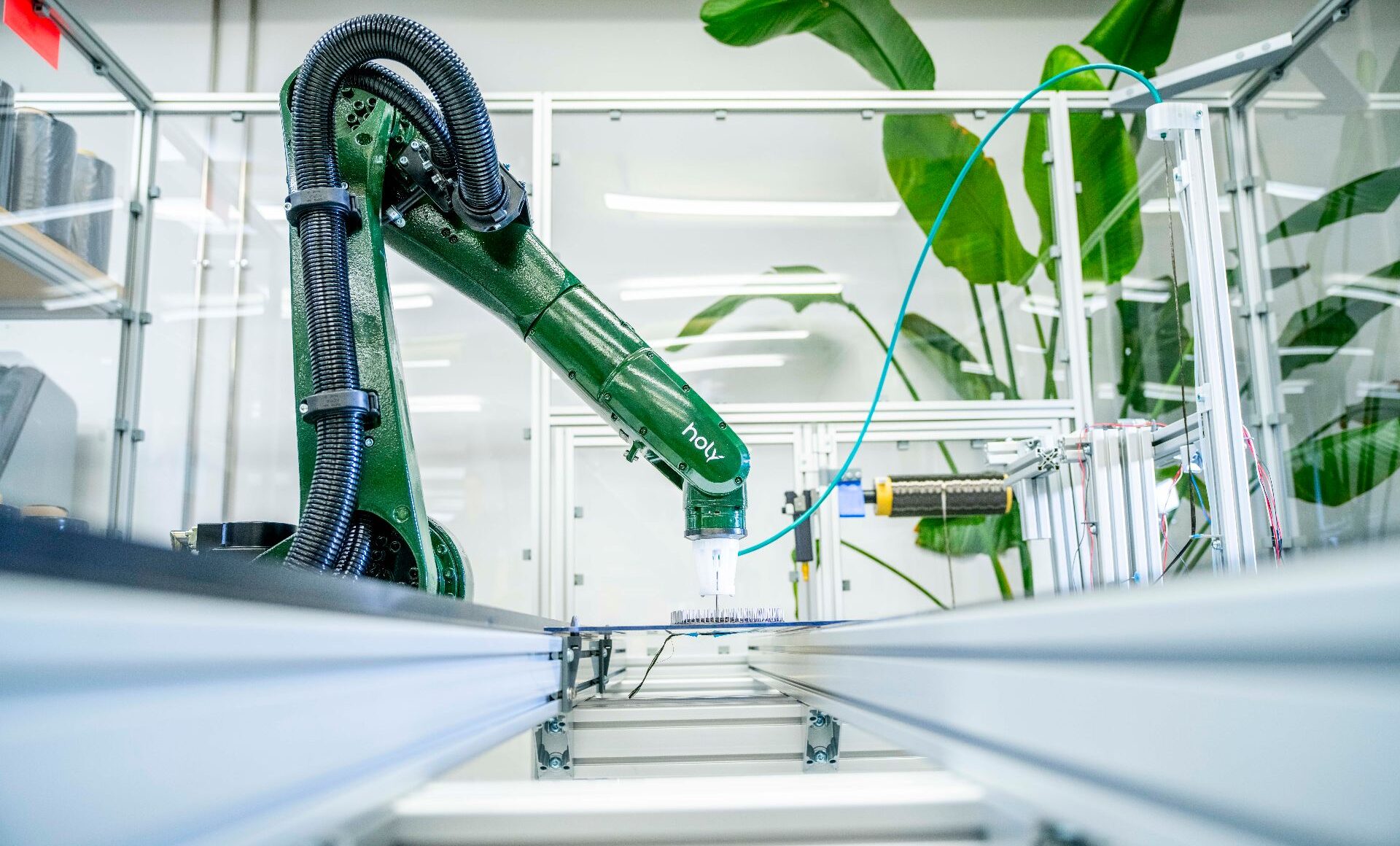 Holy Technologies: shaping the future of composites with autonomous  manufacturing and circular design - EIT Manufacturing, image size:1920x1160